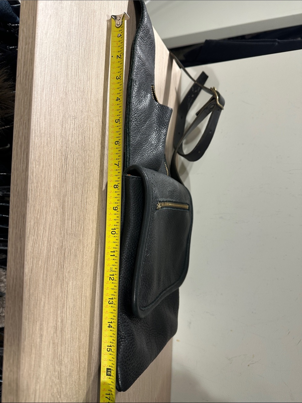 Black Leather Crossbody Sling Bag - Gold Zipper - Picture 4 of 4